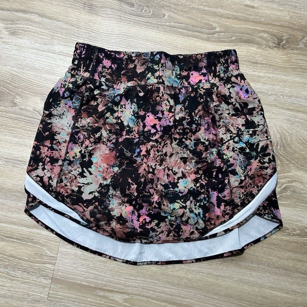 Women's Lululemon Multicolor Abstract Athletic Skort Lined Shorts